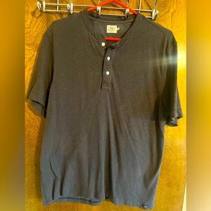 Faherty Men’s Short Sleeve Sunwashed Large Dark Gray Henley Lightweight